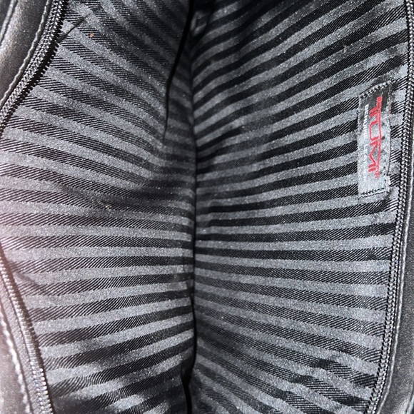 Tumi genuine leather laptop bag - Picture 7 of 7